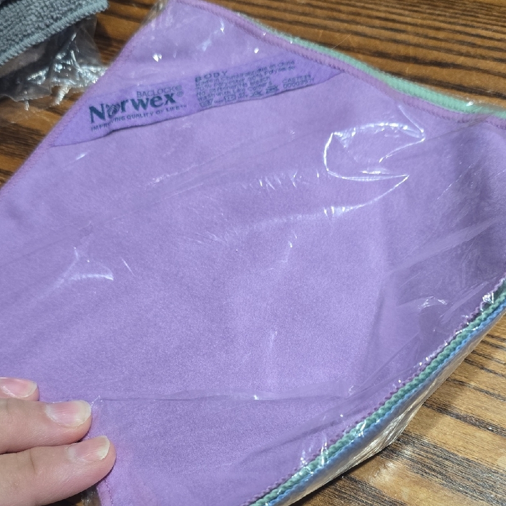 Norwex Skincare Cloth Trio - Lavender, Sky, Mint - Picture 2 of 2
